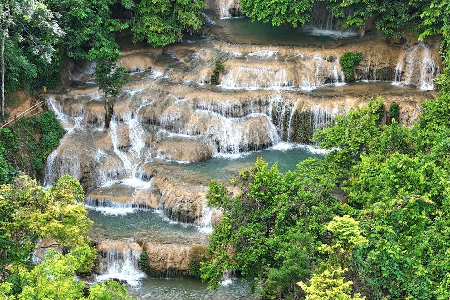 Dòng thác 9 bậc tình yêu
