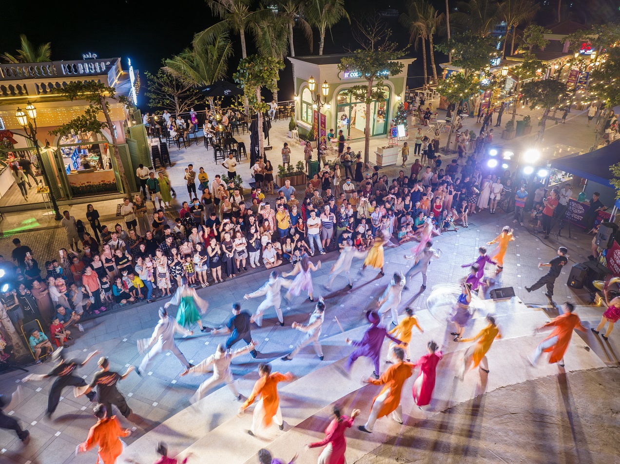 Chợ đêm VuiFest tại Hạ Long