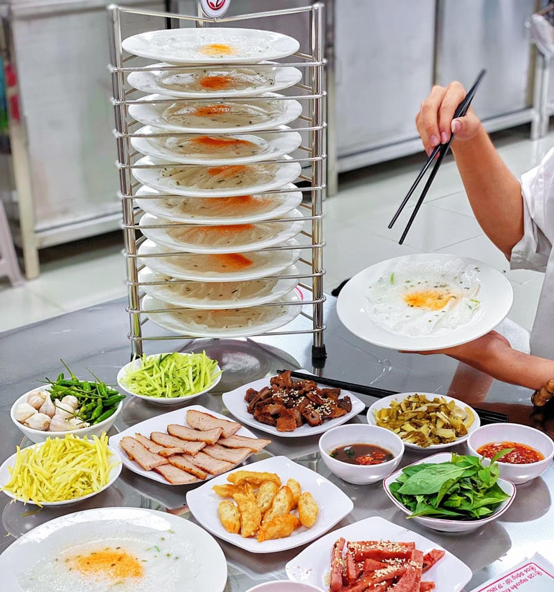 Bánh ướt chồng dĩa