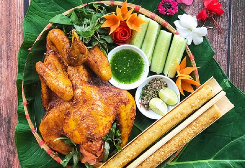 Gà nướng cơm lam 