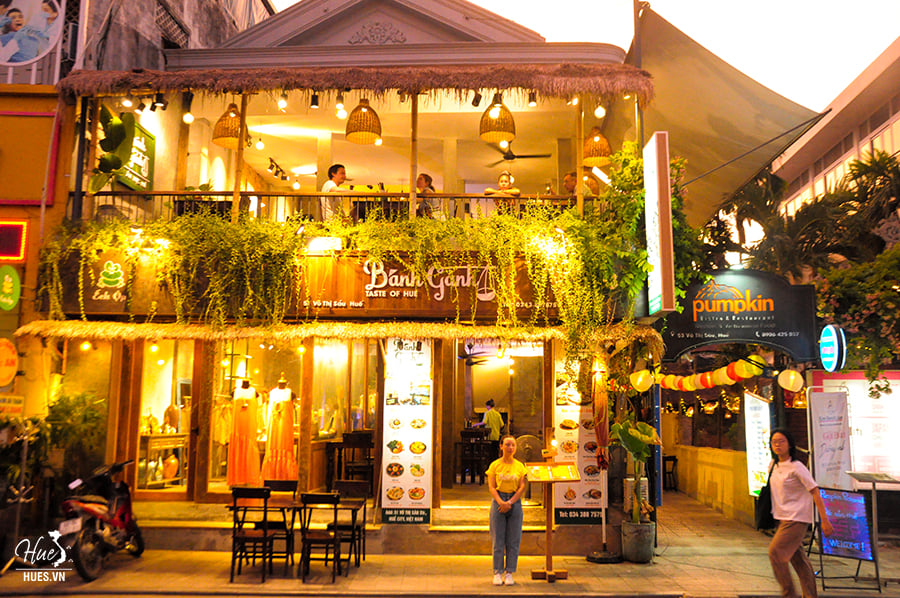 Bánh Gánh Restaurant