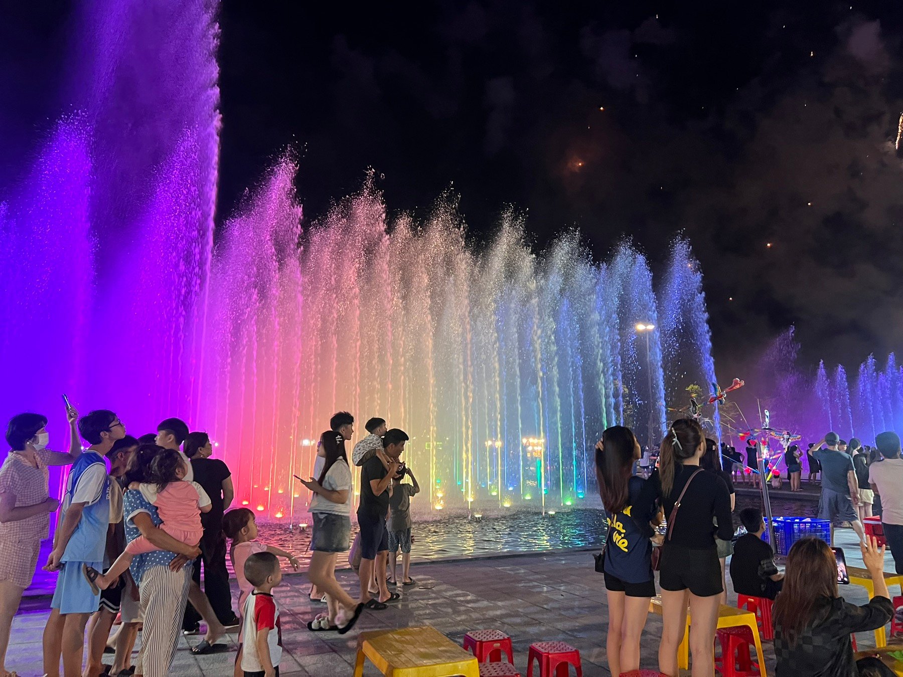 Trình diễn nhạc nước tại khu đô thị Sun Urban 