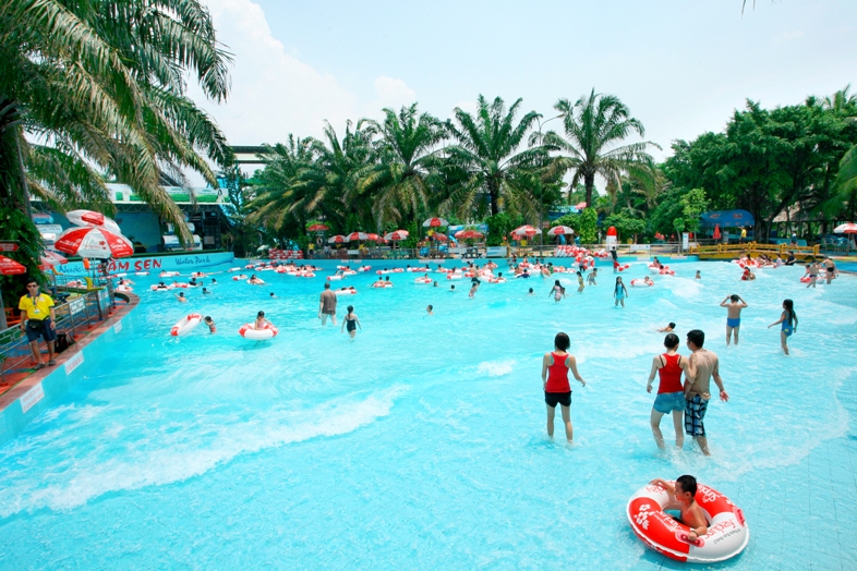 Bể tạo sóng công viên nước Hồ Tây