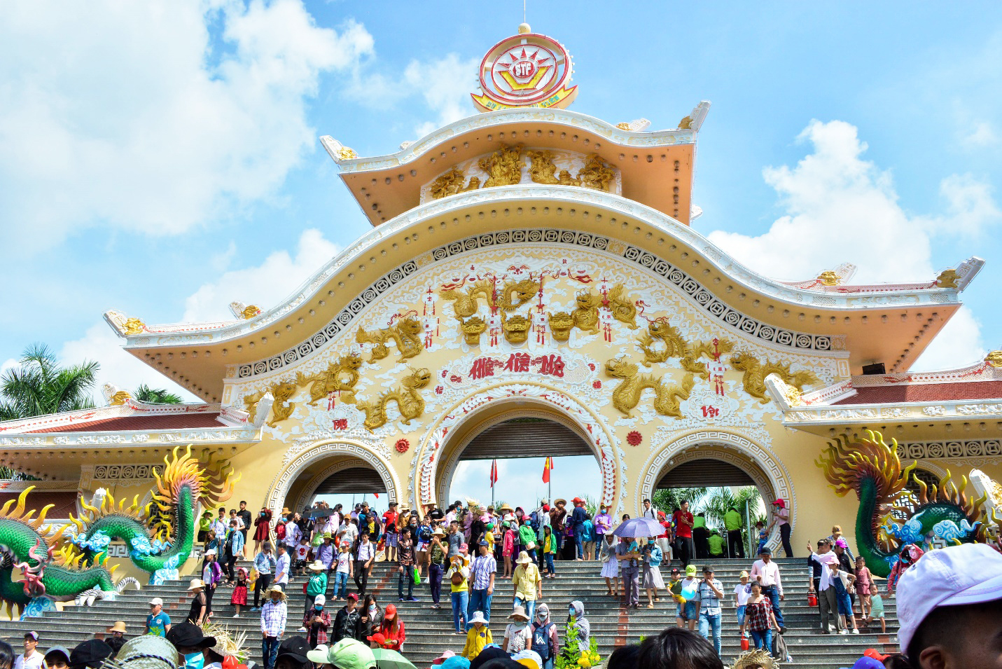 Giá vé Khu du lịch văn hóa Suối Tiên