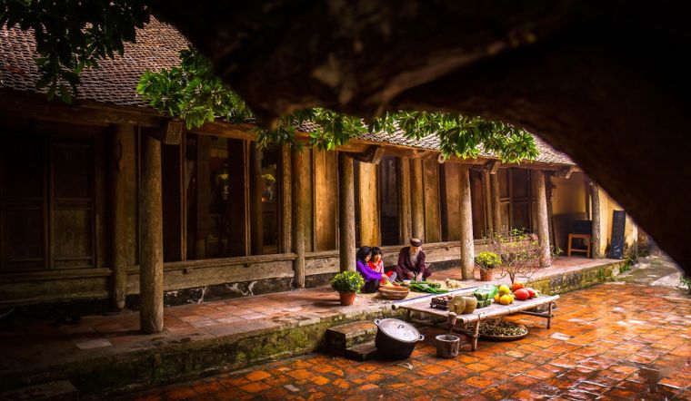 Di chuyển đến làng cổ Đường Lâm