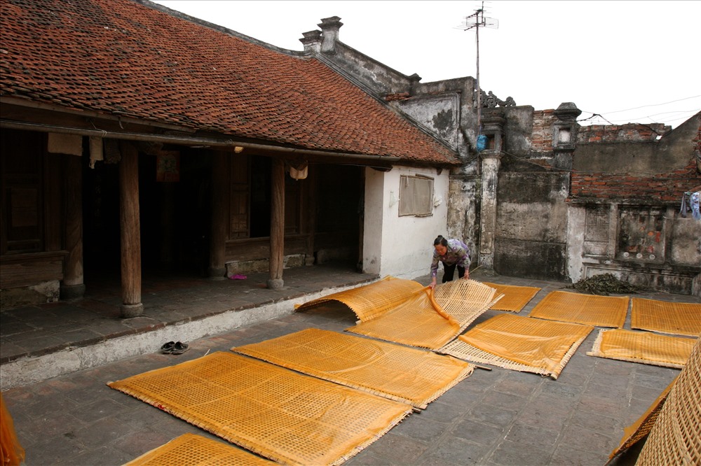 Di chuyển đến làng cổ Cự Đà để khám phá nét văn hóa truyền thống