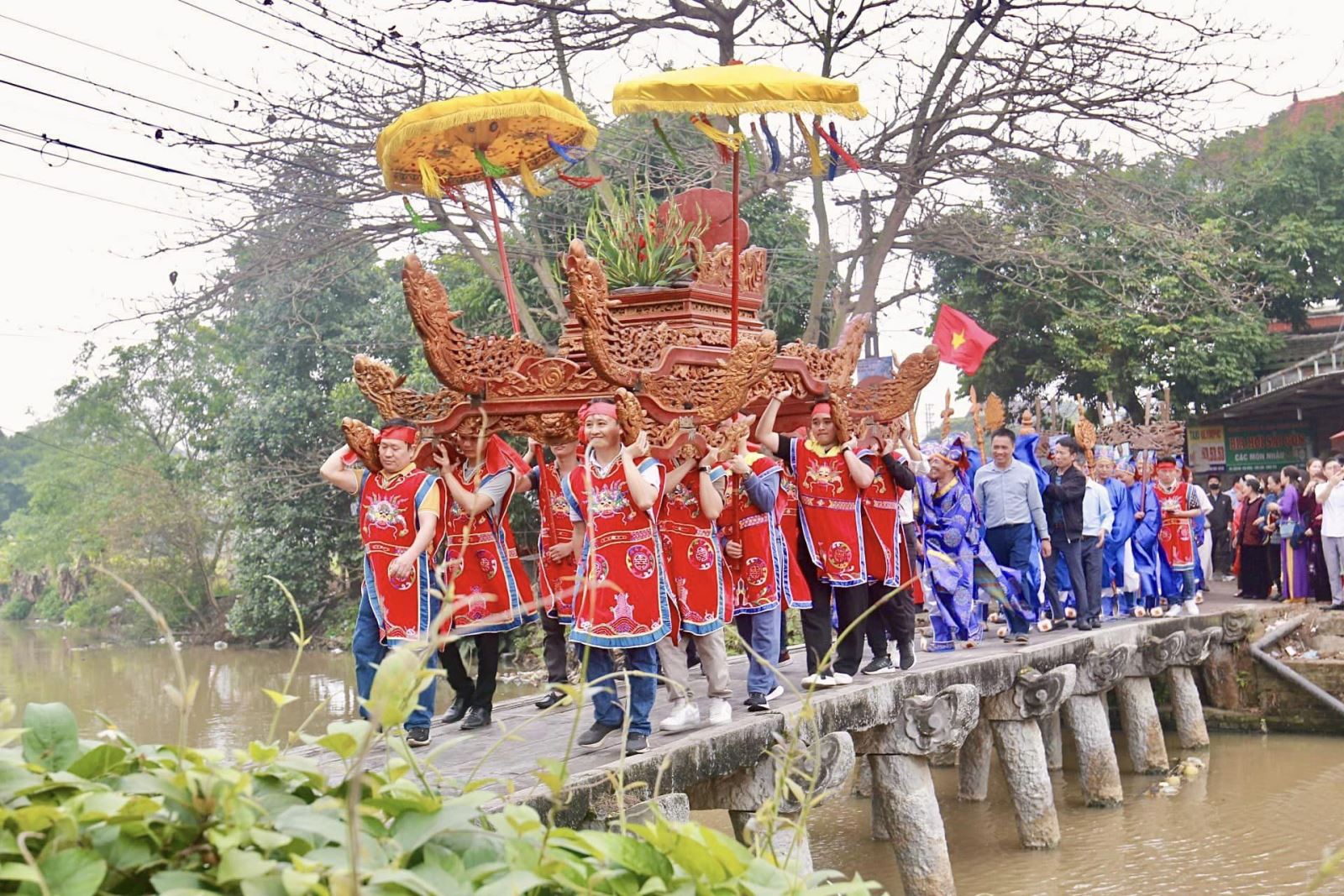 Ghé thăm làng Nôm vào mùa xuân để tham gia các lễ hội truyền thống náo nhiệt