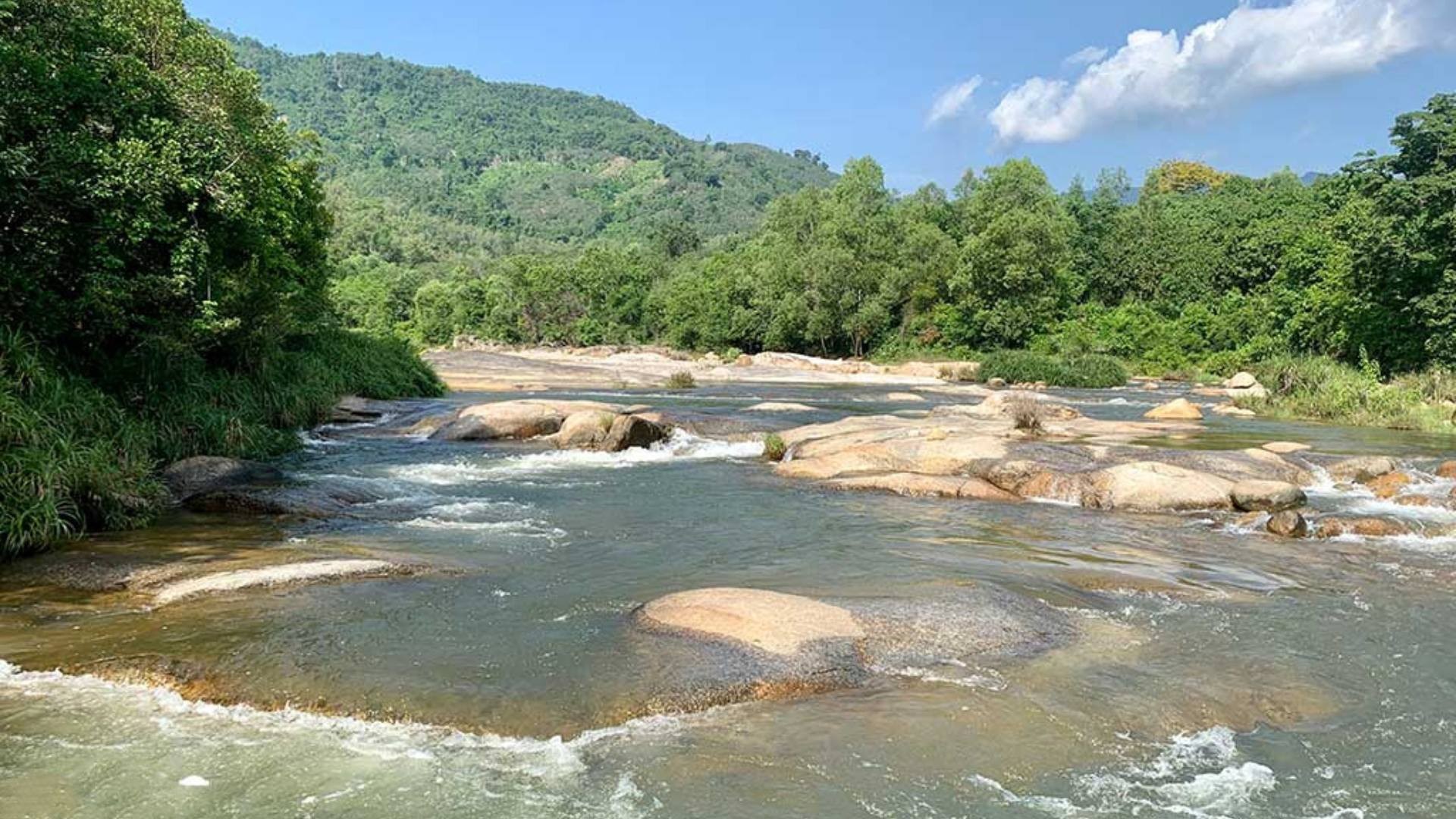 suối đá giăng