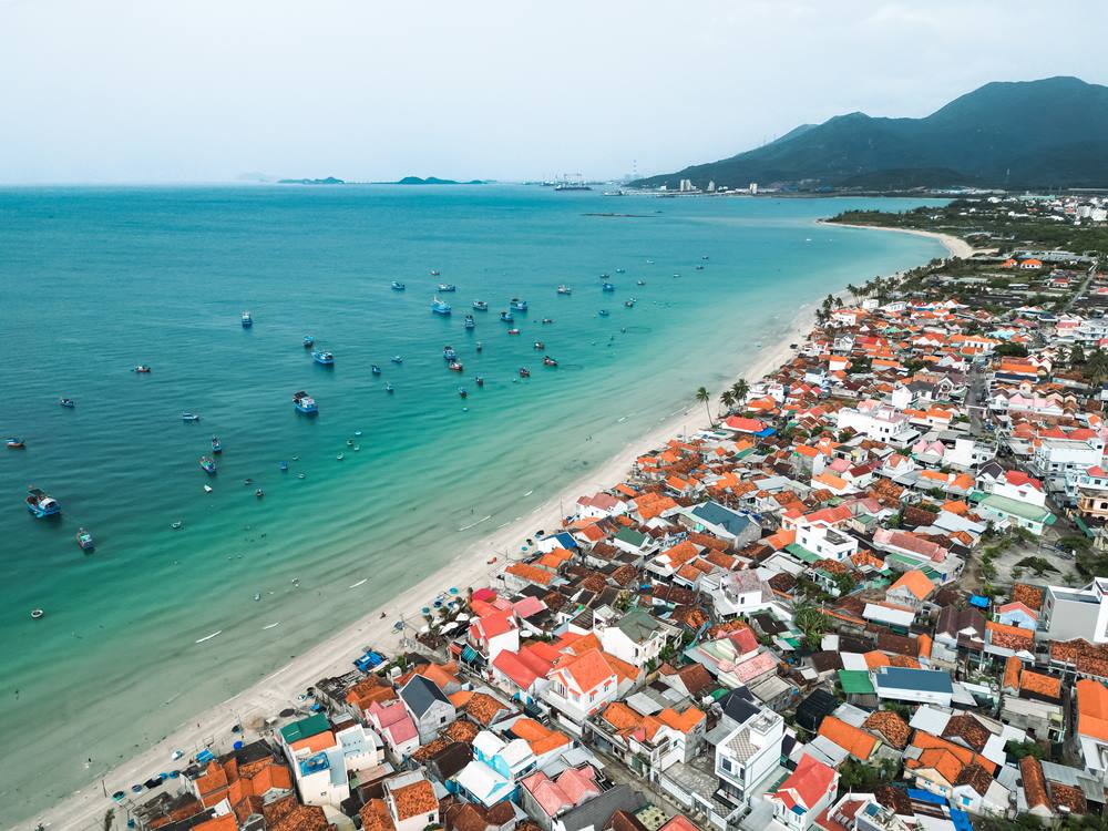 Bờ biển Dốc Lết Nha Trang