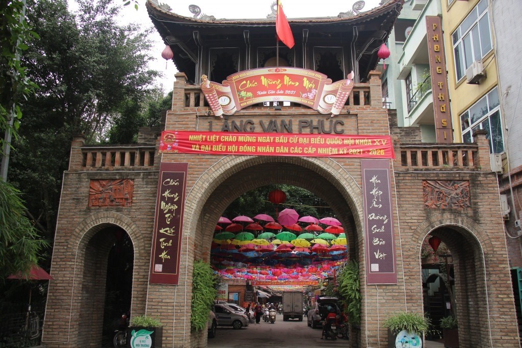 Cổng làng Vạn Phúc