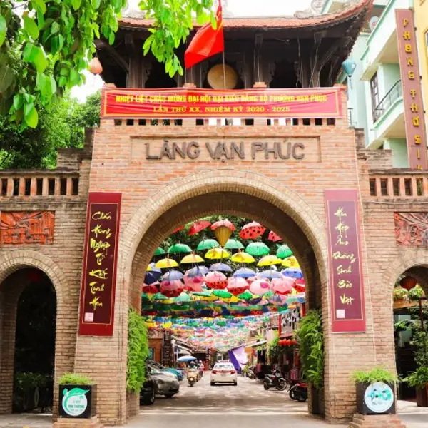 Kinh nghiệm khám phá chi tiết làng lụa Vạn Phúc cho tín đồ mê du lịch