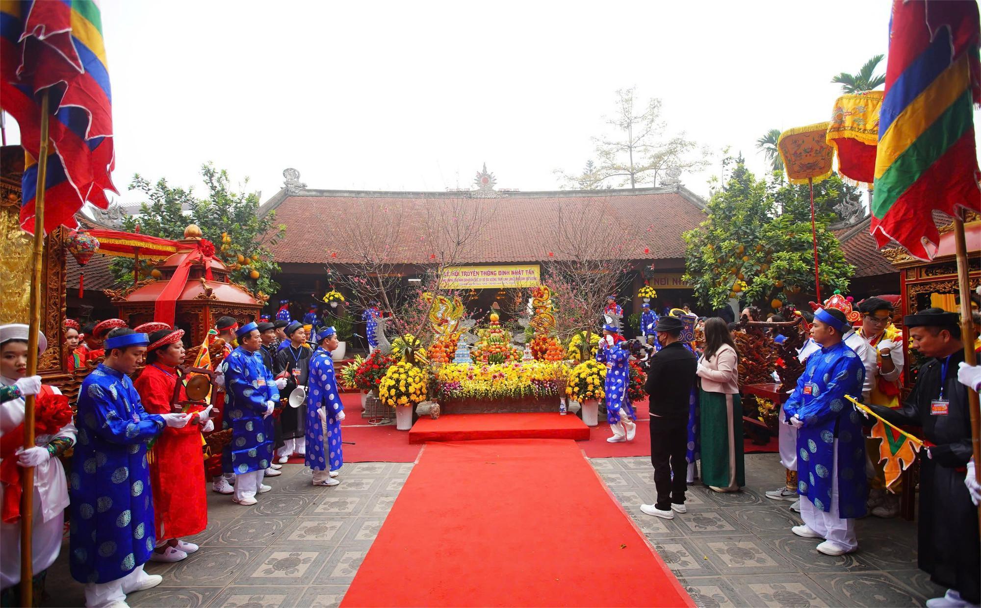 Lễ hội truyền thống làng hoa Nhật Tân