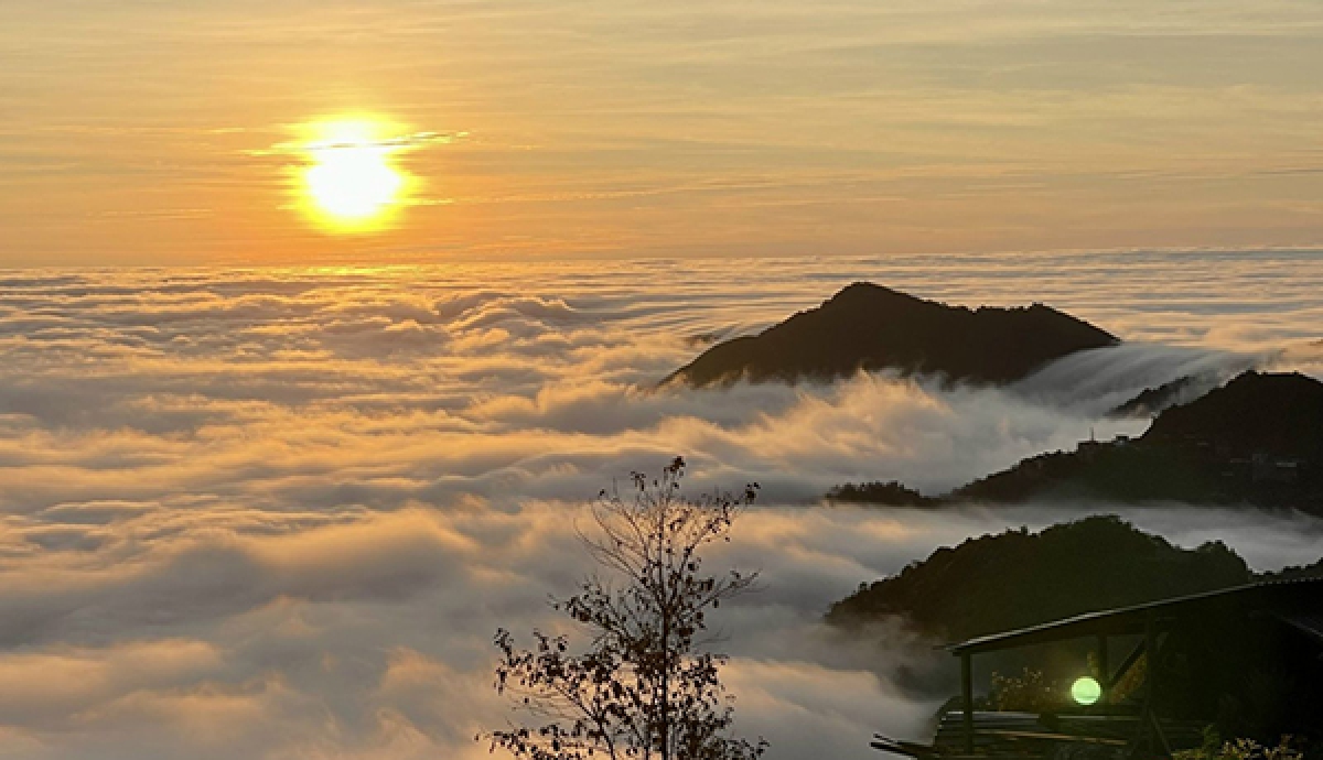 Biển mây bồng bềnh tại Tà Xùa