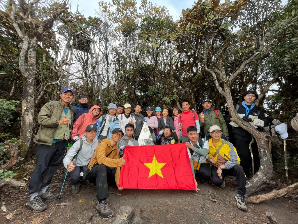 Lịch trình trekking đỉnh Tà Xùa chi tiết