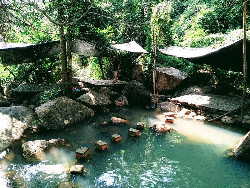 Suối Đá