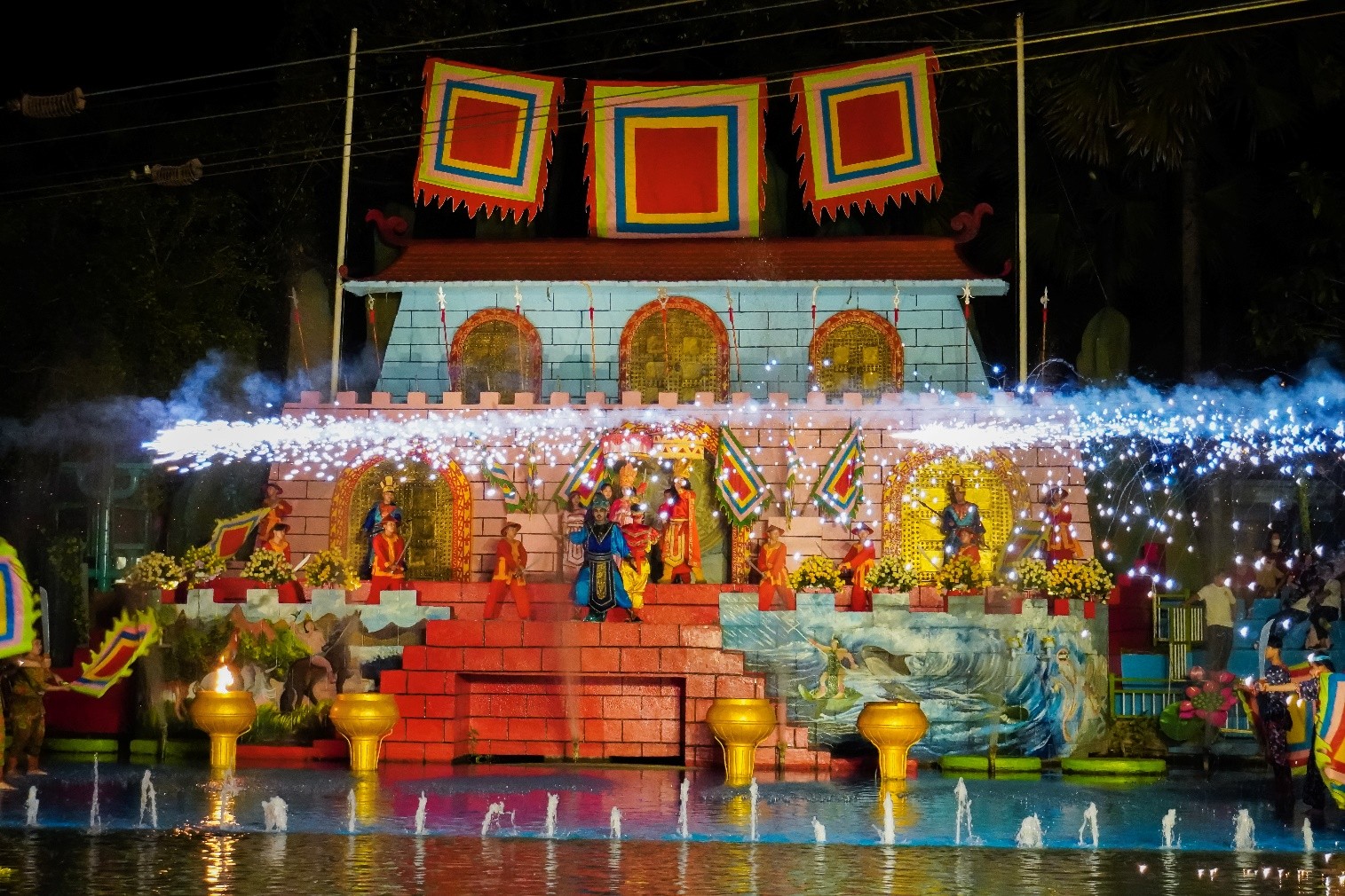 Show thực cảnh đêm tại Sự kiện mừng 30 năm thành lập của Suối Tiên