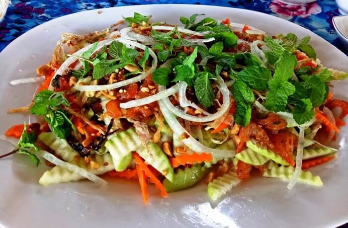 Món gỏi ổi đặc trưng của Tân Lộc