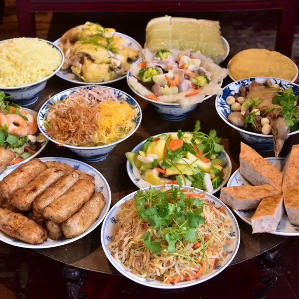 Khám phá mâm cỗ Bát Tràng - Tinh hoa ẩm thực Việt Nam