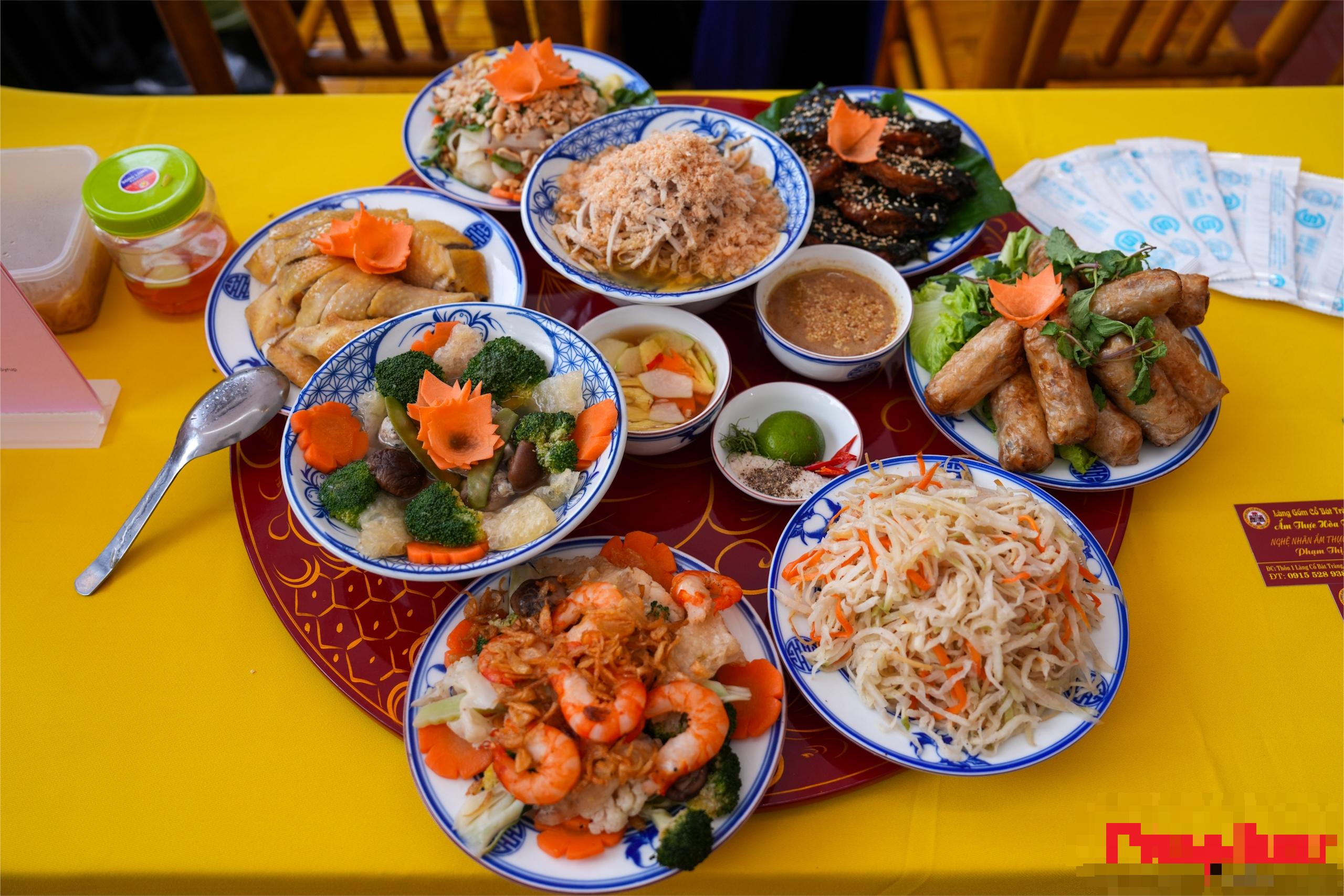 Đặc điểm của mâm cỗ làng Bát Tràng