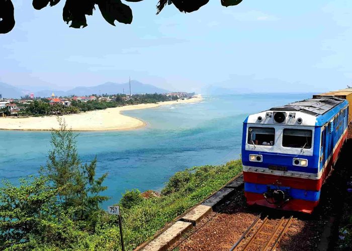 Nên đi tàu di sản vào thời gian nào