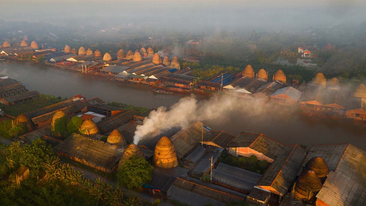 Lò gạch Mang Thít với tuổi đời hơn 100 năm
