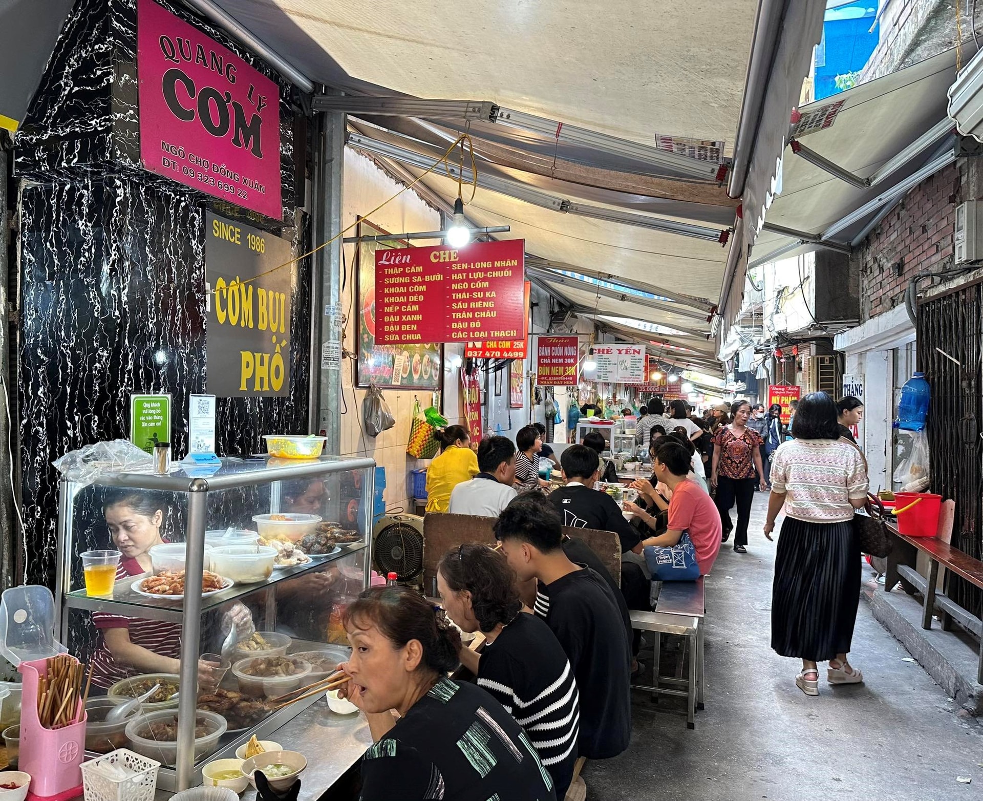 Ngõ chợ Đồng Xuân