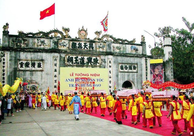 Lễ tưởng nhớ anh hùng dân tộc Trần Hưng Đạo