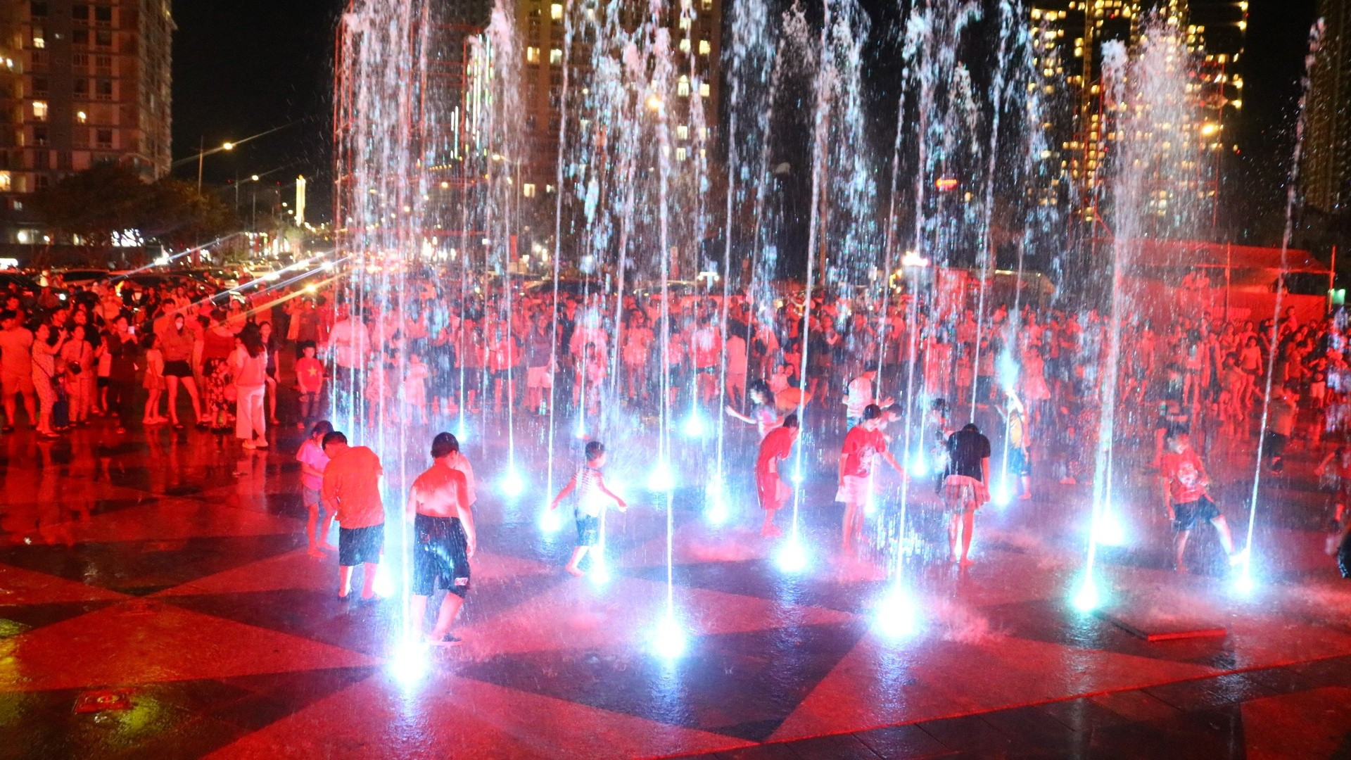 Tháp Tam Thắng về đêm