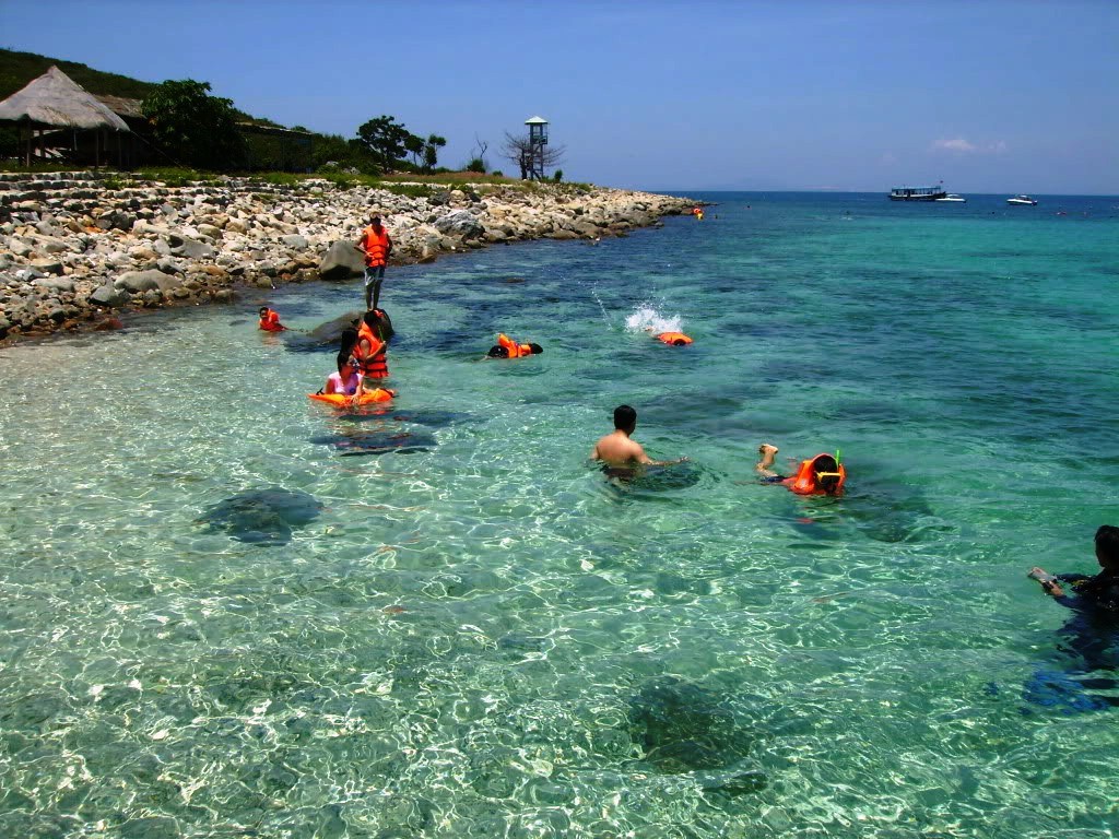 Vịnh Nha Trang thu vé tham quan