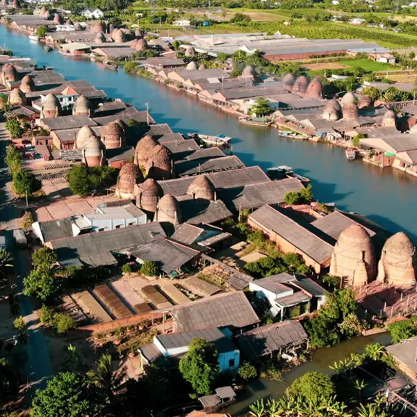 Lò gạch Mang Thít - “Vương quốc đỏ” bên dòng sông Cổ Chiên yên bình