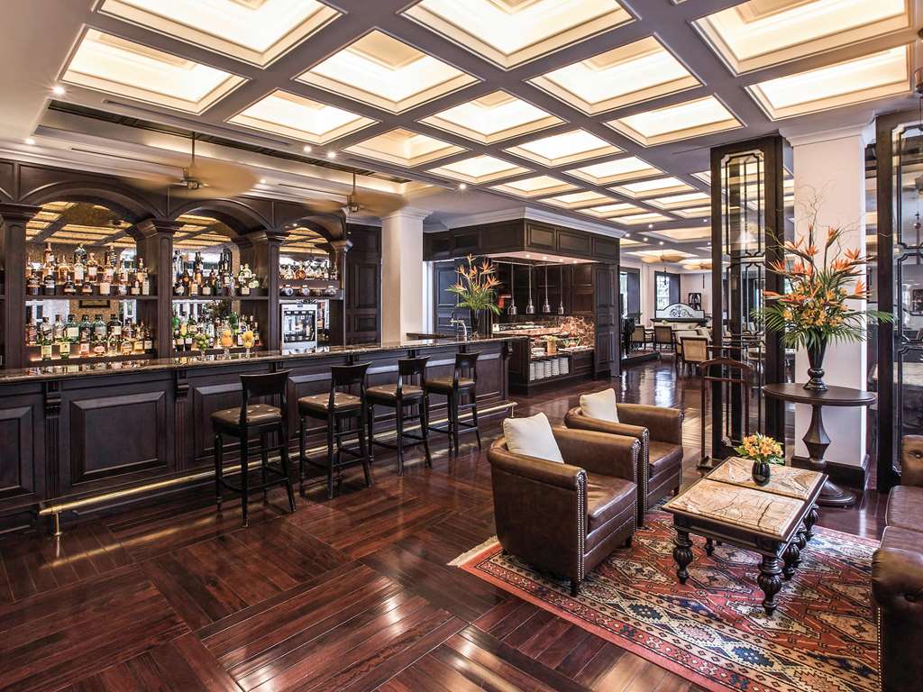Không gian bên trong khách sạn Sofitel Legend Metropole