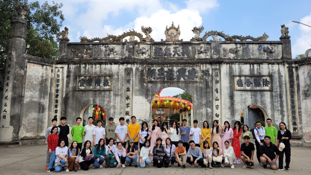 Hướng dẫn du khách di chuyển đến Côn Sơn - Kiếp Bạc