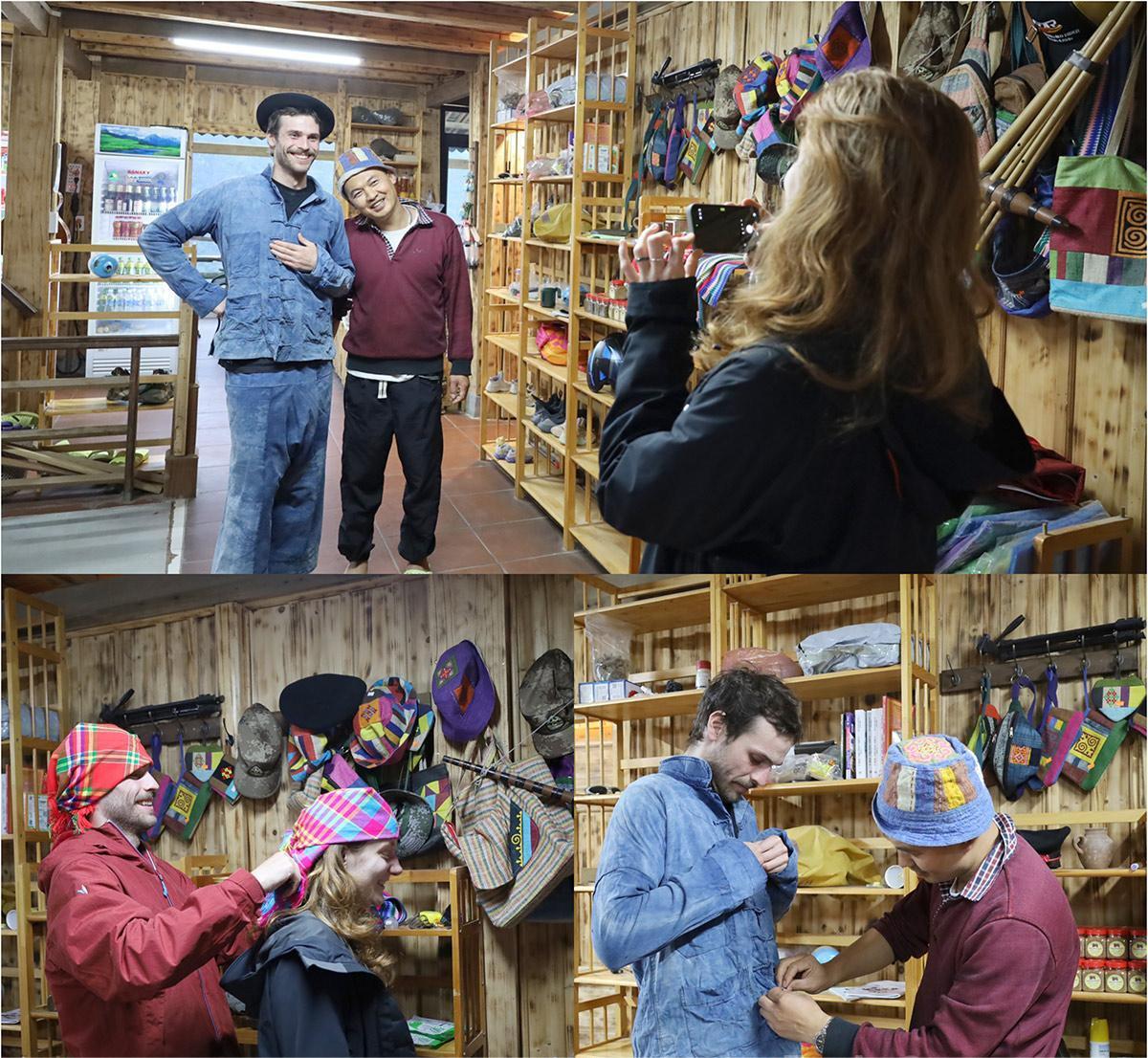 Du khách trải nghiệm trang phục truyền thống của đồng bào người Mông