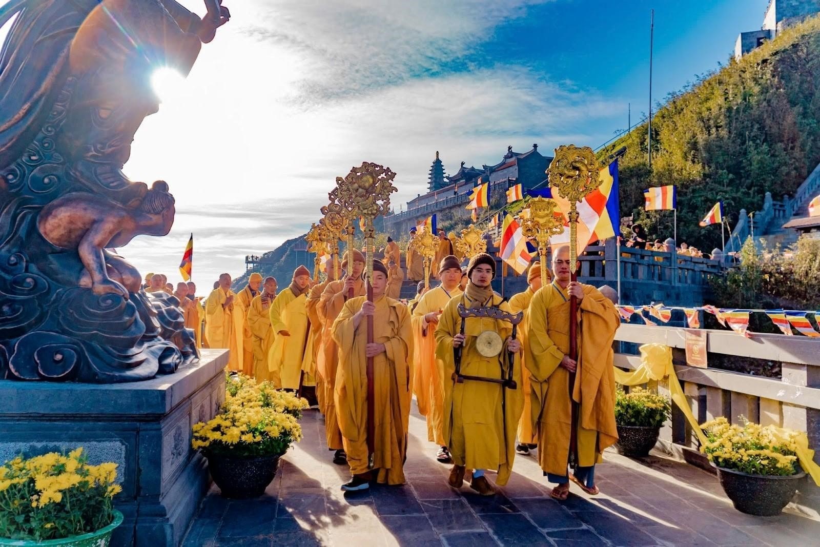 Lễ hội Mở cổng trời