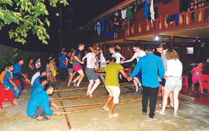 Làng du lịch văn hóa Quỳnh Sơn