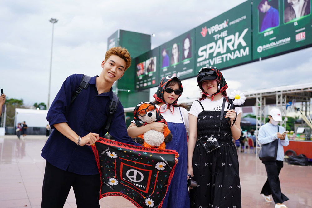 Giới trẻ đổ xô tìm điểm lưu trú để chuẩn bị tham gia concert của G-Dragon