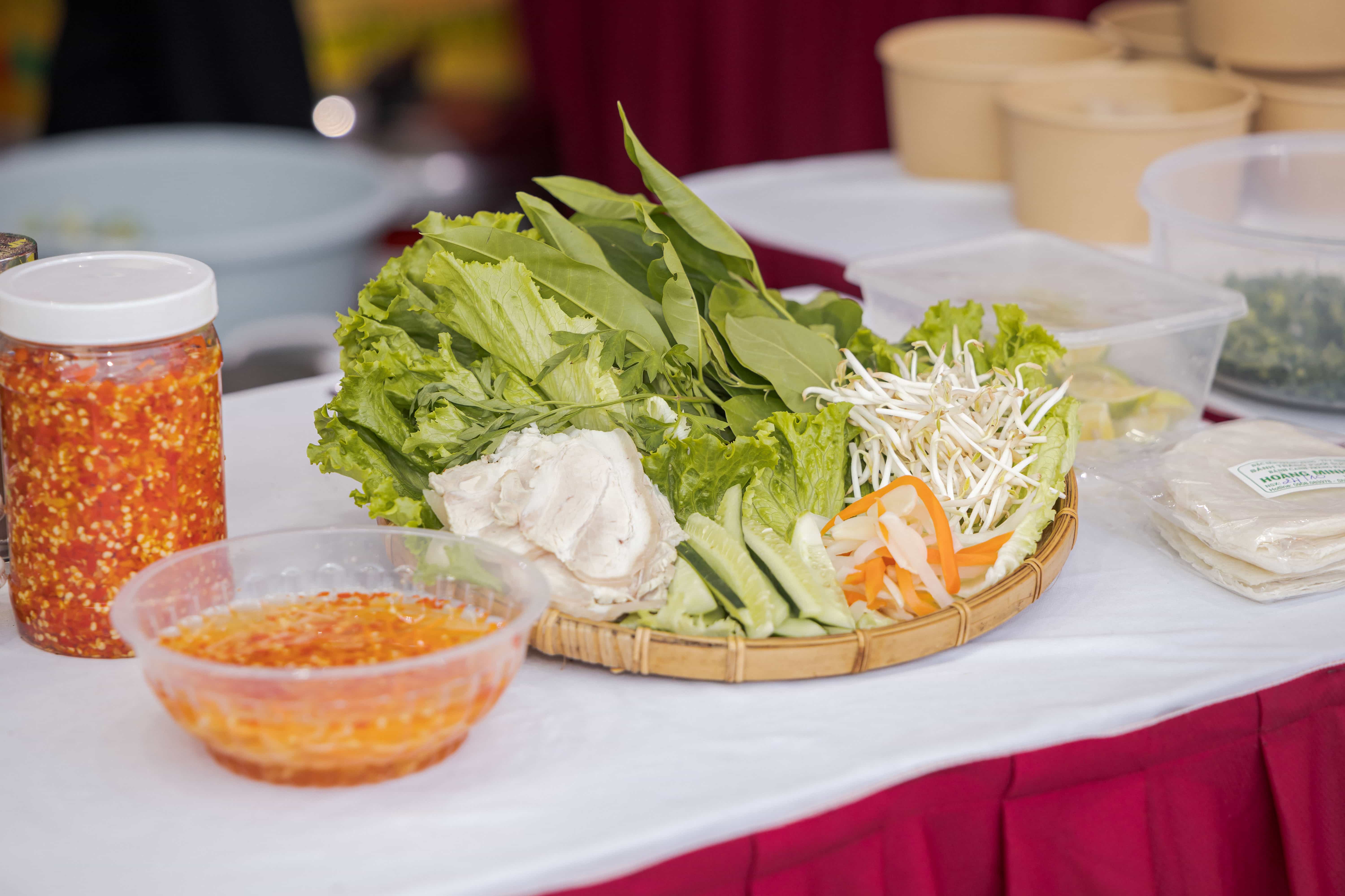 bánh tráng cuốn thị heo