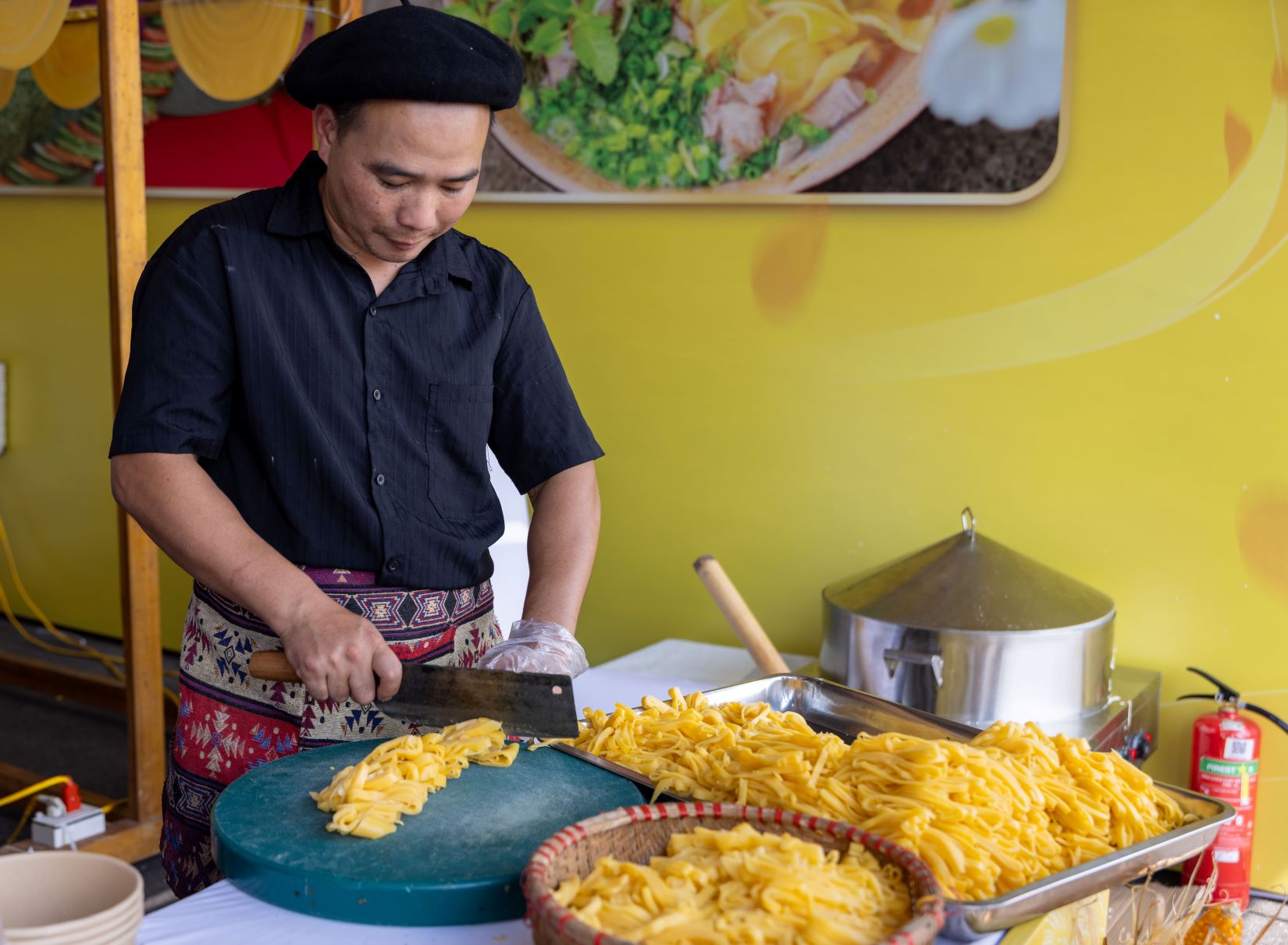 Món phở ngô tráng tay độc lạ