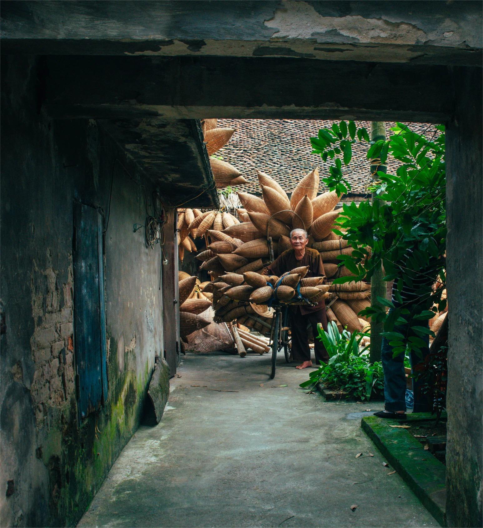 Nhịp sống yên bình tại Tất Viên