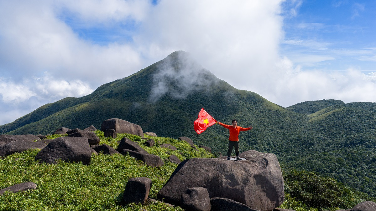 Du khách tham gia trekking