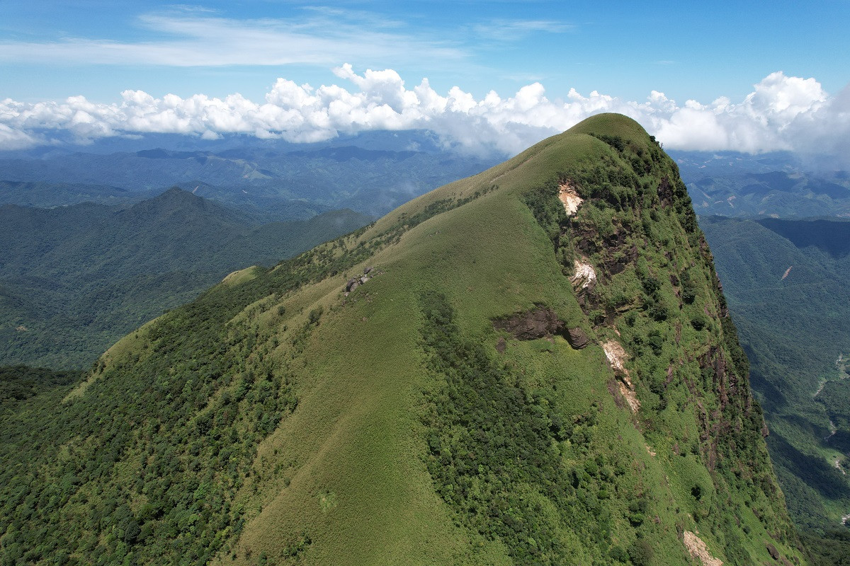 Đỉnh Vọi Mẹp còn có tên gọi khác là Tá Linh Sơn