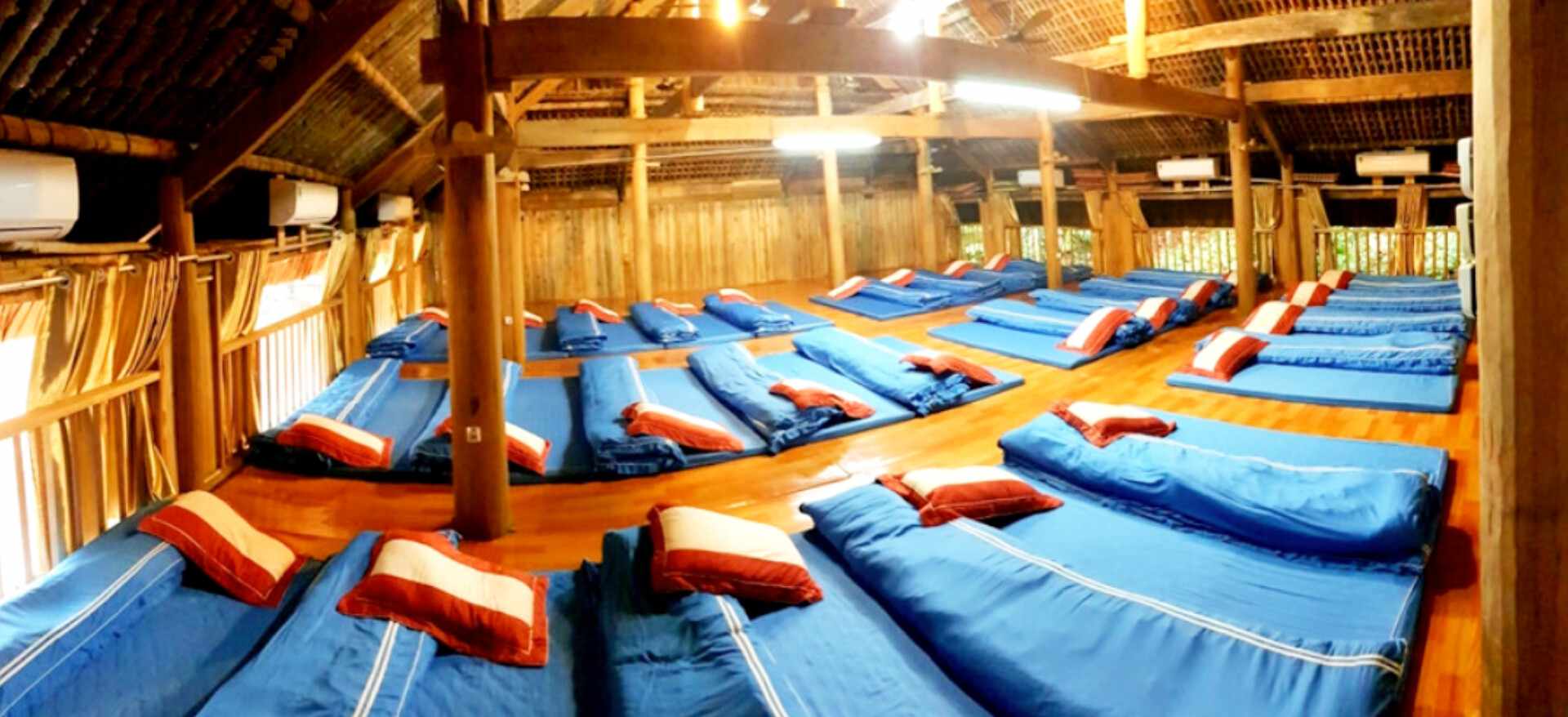 Nhà sàn tập thể