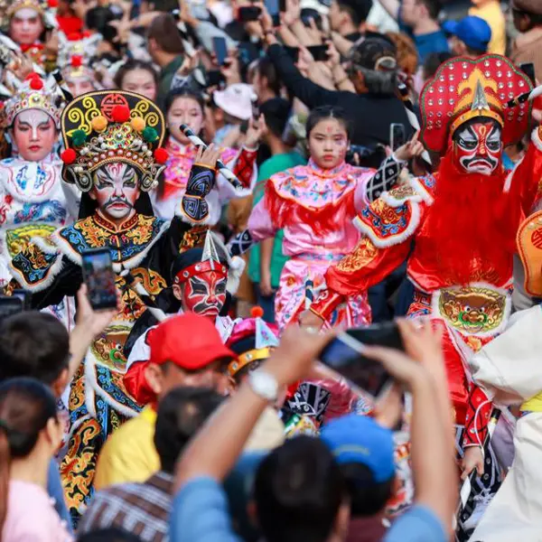 Lễ rước tượng Quan Công dịp Tết Nguyên Tiêu tại TP. HCM thu hút đông đảo người dân và du khách