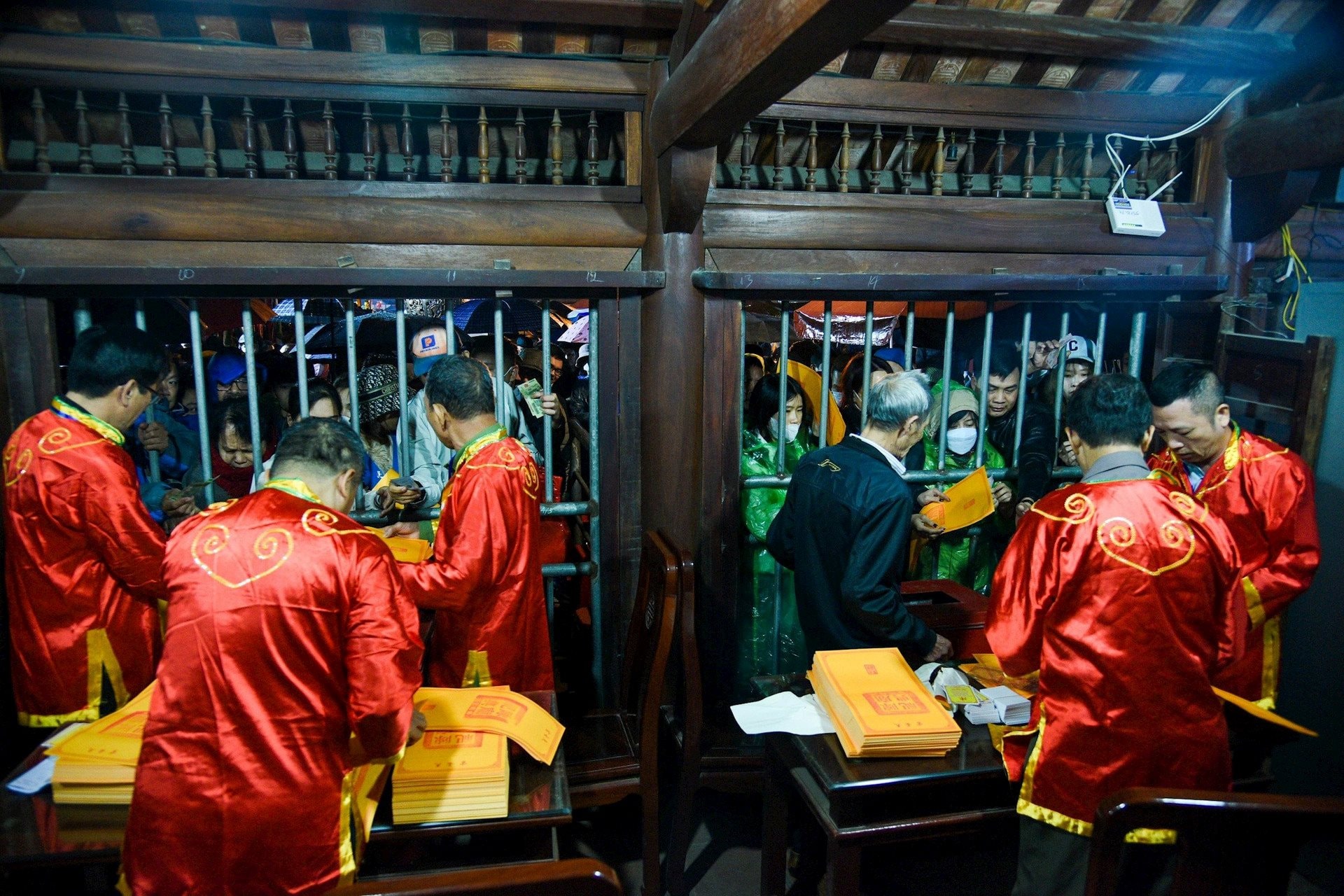 Xin ấn Đền Trần