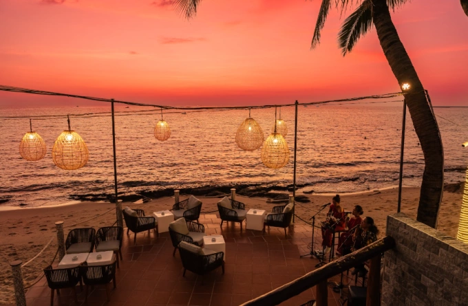 Hoàng hôn lãng mạn tại Ocean Night Bar