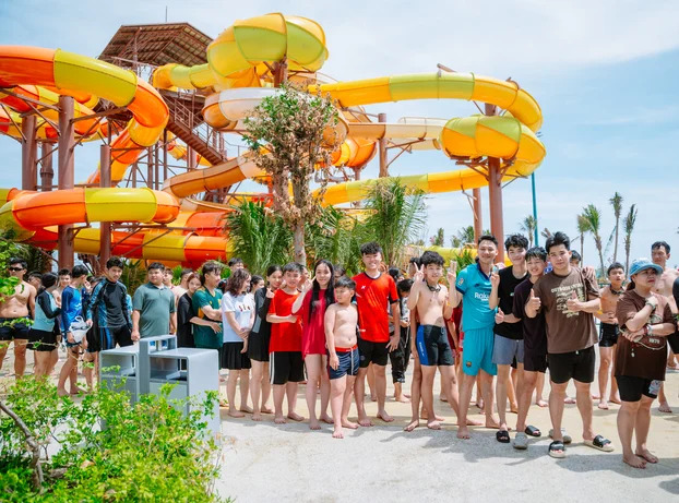 Ưu đãi giá vé công viên nước Aqua Adventure 
