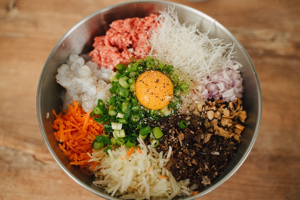 Các nguyên liệu để làm phần nhân nem