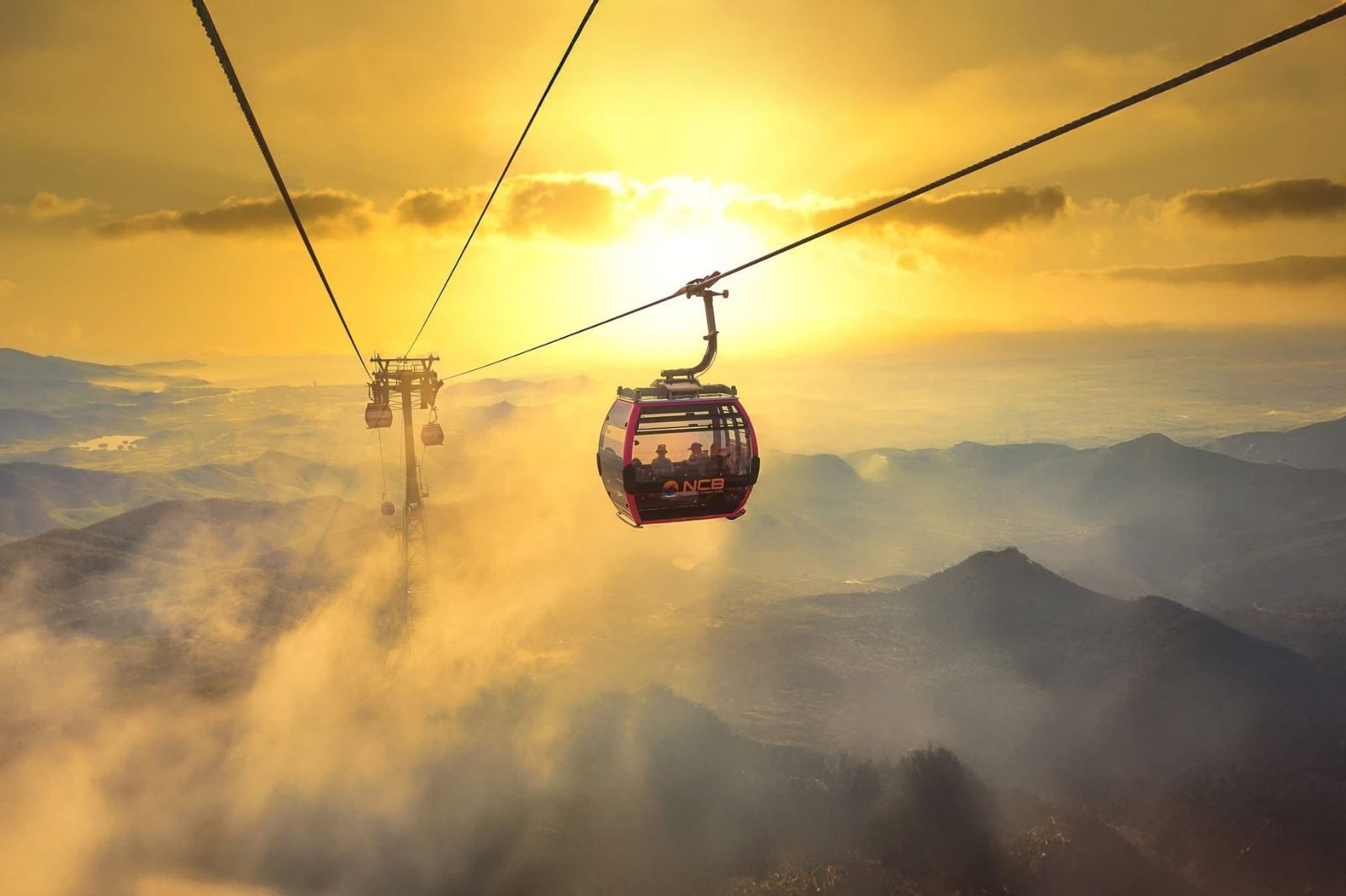 Tuyến cáp treo Bà Nà Hills