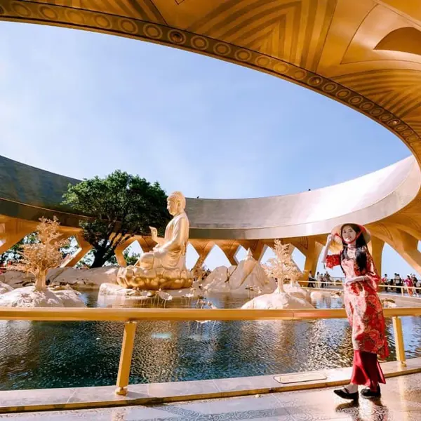 3 điểm đến tâm linh nổi tiếng từ Bắc - Nam cho du khách hành hương ngày đầu năm