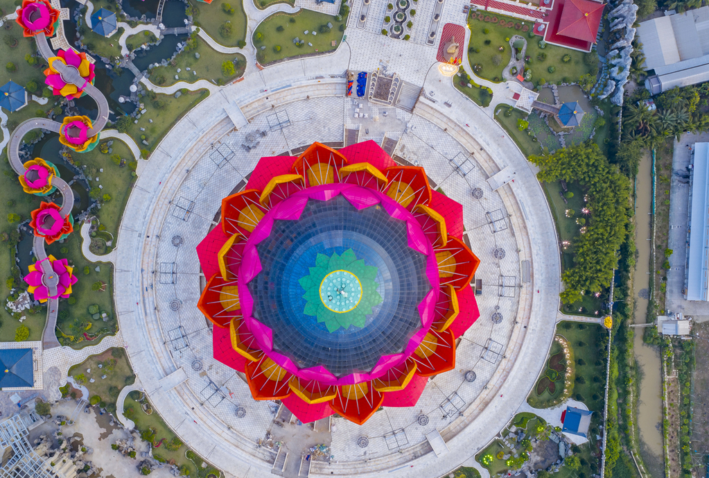 Liên Hoa Bảo Tháp từ trên cao nhìn xuống